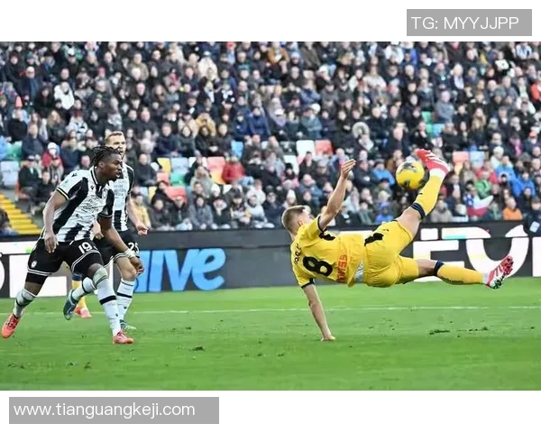 意甲激战：那不勒斯大胜曼联乌龙球引爆全场精彩瞬间回顾